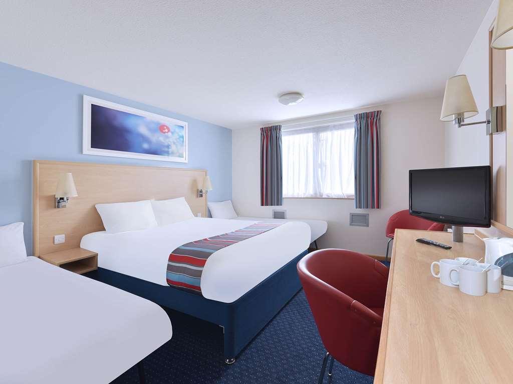 Travelodge Birmingham Central Broadway Plaza Δωμάτιο φωτογραφία