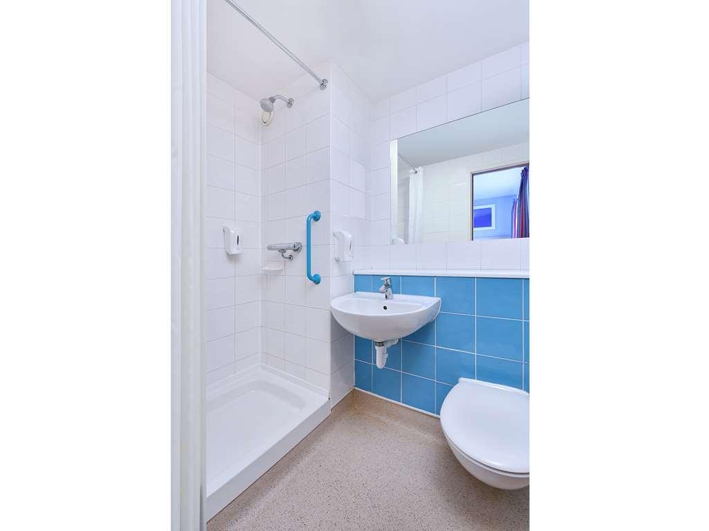 Travelodge Birmingham Central Broadway Plaza Δωμάτιο φωτογραφία