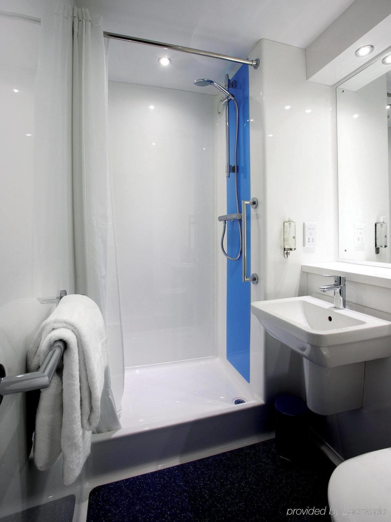 Travelodge Birmingham Central Broadway Plaza Εξωτερικό φωτογραφία