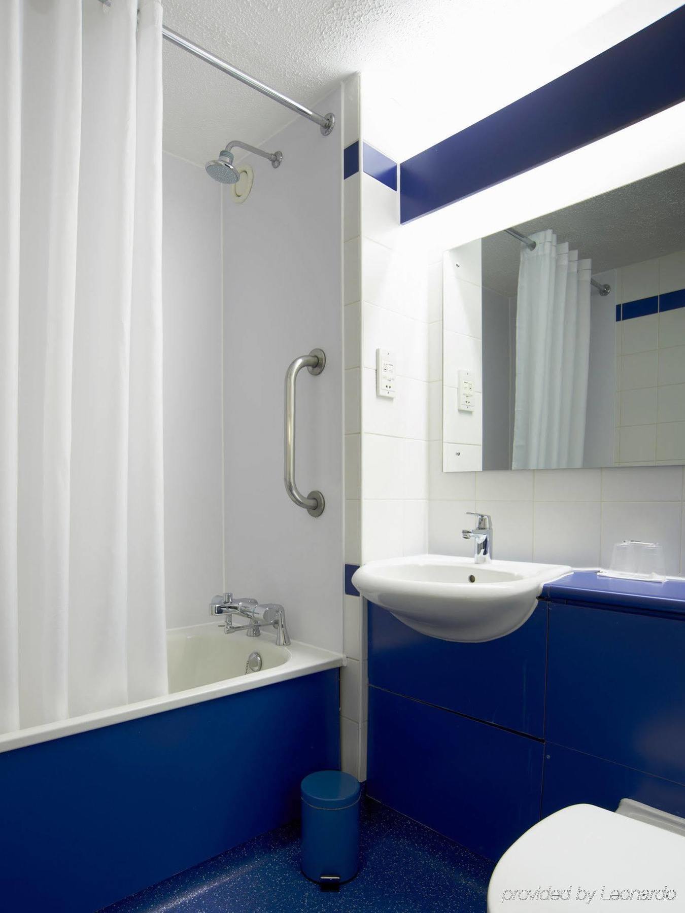 Travelodge Birmingham Central Broadway Plaza Εξωτερικό φωτογραφία